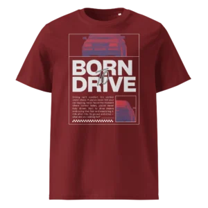 Tumepunane orgaanilisest puuvillast T-särk Born To Drive disainiga, millel on filtriga töödeldud Audi 80 B4 Competition / S2 stiilis esiotsa pilt, suur slogani tekst ja väike tagantvaate pilt all paremal.