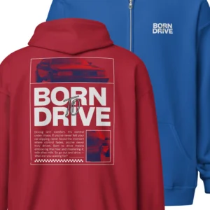 Born To Drive kaks pusa pildil. Kapuutsi ja eest lukuga pusad. Üks pusa on punane, tagantvaates, mis näitab pusa tagakülje disaini seljal - auto pilt üleval ja all paremal nurgas ning keskel suurelt tekst BORN TO DRIVE ja siis veel motiveeriv tekst väiksema fontiga. SInine pusa on punase taga ja kuvab esiküljel vasakul rinnal teksti BORN TO DRIVE.